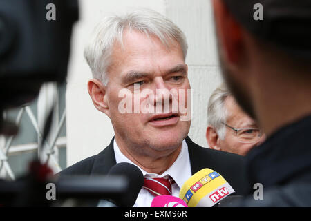 Luenenburg, Germany. 15th July, 2015. One of the lawyers of the joint plaintiffs, Cornelius Nester after the verdict at the court house in Luenenburg, Germany, 15 July 2015. Non of the joint plaintiffs appeared in court. The 94-year-old ex-Waffen-SS member, Oskar Groenin, was sentenced to four years prison for accessory of murder in 300,000 cases at the Nazi death camp Auschwitz-Birkenau, the German court ruled 15 July. Photo: Bodo Marks/dpa/Alamy Live News Stock Photo