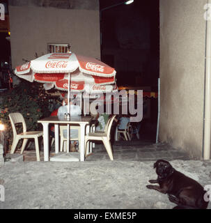 Das Nachtleben von Calvi, Korsika 1980er Jahre. Night life in Calvi, Corsica 1980s. Stock Photo