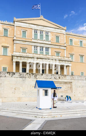 Greek Evzone guard outside Parliament House and the Tomb of the Unknown Soldier, Athens, Greece Stock Photo