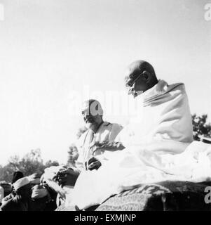Khan Abdul Gaffar Khan and Mahatma Gandhi during his visit to the North West Frontier Provinces to Afghanistan Stock Photo