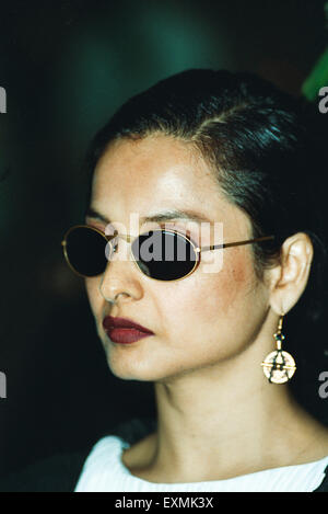 Indian Bollywood film actress Rekha Stock Photo - Alamy