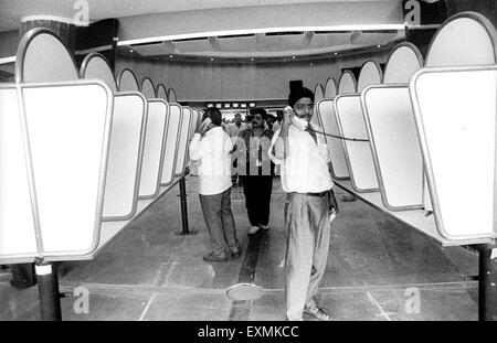 Stock brokers assemble in the ring of BSE Bombay Stock Exchange for trading Bombay Mumbai Maharashtra India Stock Photo