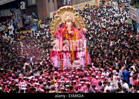 Lalbaugcha Raja Ganesha statue procession Girgaum Chowpatty Ganesh Ganpati festival Bombay Mumbai Maharashtra India Asia Stock Photo