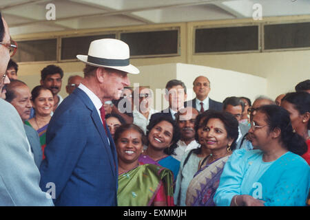 Prince Philip talking to Indian women, Mumbai India Stock Photo