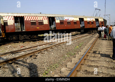 Mumbai Suburban Railway, Mumbai Local Train, derailed, accident, CST Titwala local train, between Kurla station and Vidyavihar station, Bombay, Mumbai, Maharashtra, India, Asia Stock Photo