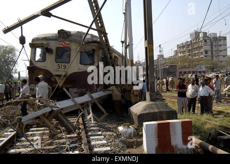 Mumbai Suburban Railway, Mumbai Local Train, derailed, accident, CST Titwala local train, between Kurla station and Vidyavihar station, Bombay, Mumbai, Maharashtra, India, Asia Stock Photo