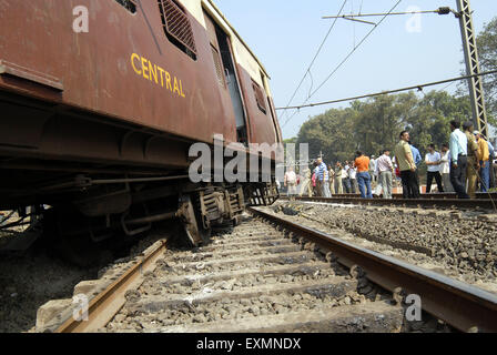 Mumbai Suburban Railway, Mumbai Local Train, derailed, accident, CST Titwala local train, between Kurla station and Vidyavihar station, Bombay, Mumbai, Maharashtra, India, Asia Stock Photo