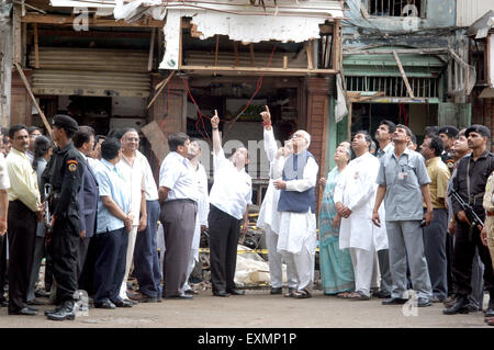 Lal Krishna Advani Jaywantiben Mehta Raj Purohit Kirit Somaiya Narayan Rane visited blast site at Zaveri bazaar Mumbai India Stock Photo