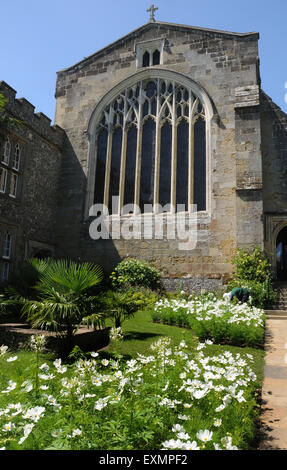 14th century Fitzalan Chapel and White Garden at Arundel Castle  Arundel Castle, West Sussex was founded at the end of the 11th Stock Photo