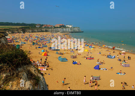 A crowded Joss Bay beach near Broadstairs, Isle of Thanet, Kent, England, UK Stock Photo