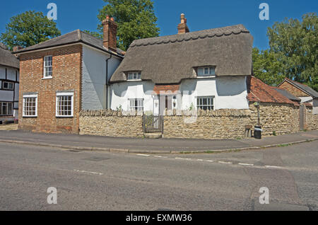 Long Crendon, Buckinghamshire ,Thatched Cottage House Stock Photo