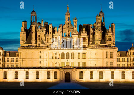 Twilight over the massive, 440 room, Chateau de Chambord - originally built as a hunting lodge for King Francis I, Loire-et-Cher, Centre, France Stock Photo