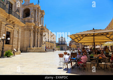 Piazzo del Duomo,  Ortygia, Syracuse, Sicily with the baroque facade of the Church of Santa Lucia alla Badia Stock Photo