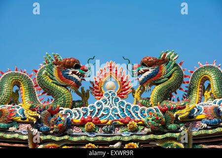 Chinese Temple dragon figures in Bangkok, Thailand Stock Photo