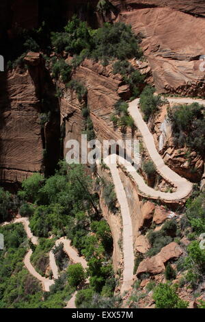 Walters Wiggles switchback path leading to Angels Peak in Zion National Park, Utah, USA Stock Photo