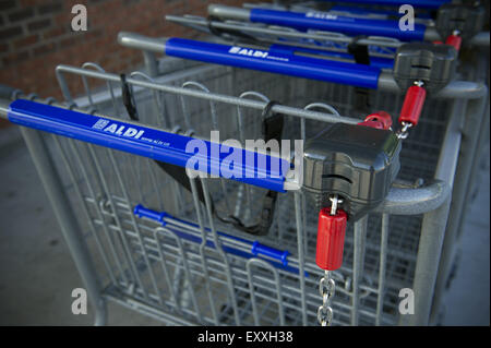 Woodstock, GA, USA. 17th July, 2015. Aldi discount grocery market © Robin Rayne Nelson/ZUMA Wire/Alamy Live News Stock Photo