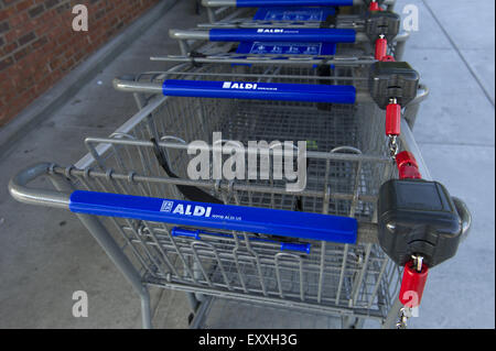 Woodstock, GA, USA. 17th July, 2015. Aldi discount grocery market © Robin Rayne Nelson/ZUMA Wire/Alamy Live News Stock Photo