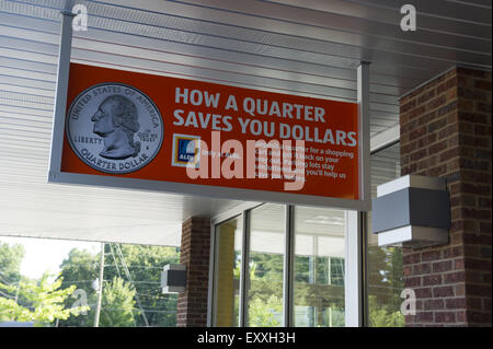 Woodstock, GA, USA. 17th July, 2015. Aldi discount grocery market © Robin Rayne Nelson/ZUMA Wire/Alamy Live News Stock Photo