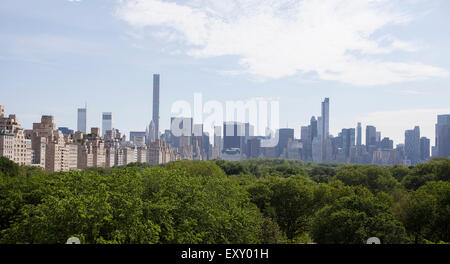the view of Manhattan from the Roof Garden Cafe and Martini Bar which is located at theMetroploitan Museum of Art in New York Ci Stock Photo