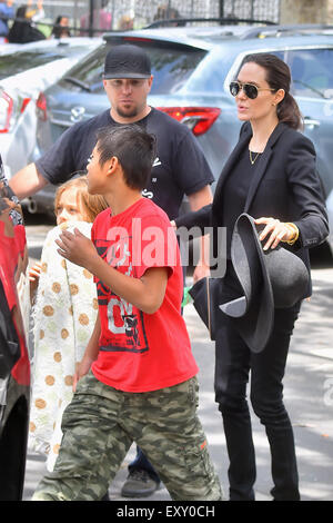 Angelina Jolie arrives at Los Angeles International Airport with kids  Maddox and Knox. Featuring: Angelina Jolie, Maddox Chivan Jolie-Pitt, Knox  Leon Jolie-Pitt Where: Los Angeles, California, United States When: 22 Jun  2016