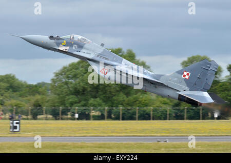 Mikoyan Gurevich Mig-29 operated by the Polish Air Force taking off in dramatic style at RIAT 2015, Fairford, UK. Credit:  Antony Nettle/Alamy Live News Stock Photo
