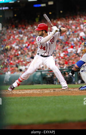 Washington DC, USA. 17th July, 2015. Los Angeles Dodgers vs Washington Nationals at Nationals Park in Washington DC. Washington Nationals right fielder Bryce Harper (34) up to bat. Game was suspended after 5 innings of play. Nationals led 3-2. Credit:  Cal Sport Media/Alamy Live News Stock Photo