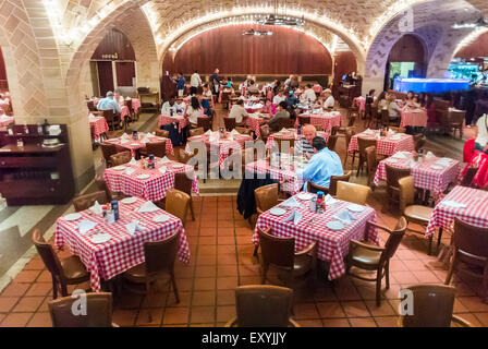New York City, NY, USA, High Angle, Dining Room inside Grand Central Station Terminal, American Bistro Restaurant, 'Oyster Bar' 'Dining Concourse' interior Stock Photo