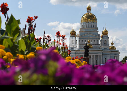 Saransk, Russia. 17th July, 2015. The Orthodox cathedral of St. Theodore Ushakov in the centre of Saransk, Russia, 17 July 2015. (Russland). Saransk is the capital of the Republic of Mordovia. Photo: Marcus Brandt/dpa/Alamy Live News Stock Photo