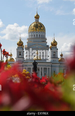 Saransk, Russia. 17th July, 2015. The Orthodox cathedral of St. Theodore Ushakov in the centre of Saransk, Russia, 17 July 2015. (Russland). Saransk is the capital of the Republic of Mordovia. Photo: Marcus Brandt/dpa/Alamy Live News Stock Photo