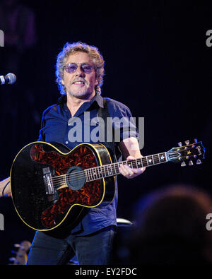 The Who plays Glastonbury Festival at Worthy Farm on 28/06/2015 at Worthy Farm, Glastonbury.  Persons pictured: Roger Daltrey, Pete Townshend. Picture by Julie Edwards Stock Photo