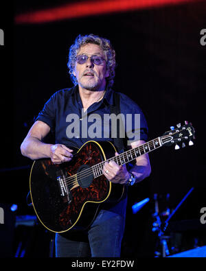 The Who plays Glastonbury Festival at Worthy Farm on 28/06/2015 at Worthy Farm, Glastonbury.  Persons pictured: Roger Daltrey, Pete Townshend. Picture by Julie Edwards Stock Photo