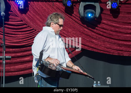 LINCOLN, CA – June 17: Jerry Douglas performs with Alison Krauss and Union Station at Thunder Valley Casino Resort in in Lincoln Stock Photo