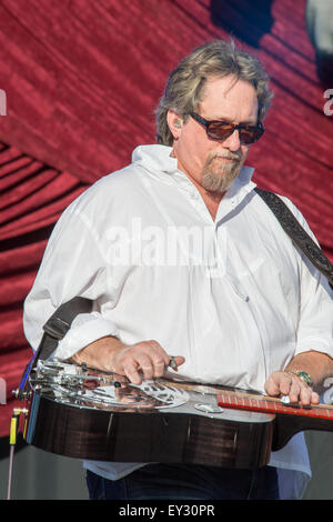 LINCOLN, CA – June 17: Jerry Douglas performs with Alison Krauss and Union Station at Thunder Valley Casino Resort in in Lincoln Stock Photo