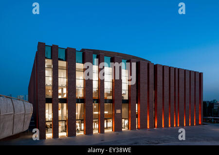 Building elevation at night. National Polish Radio Symphony Orchestra (NOSPR), Katowice, Poland. Architect: Konior Studio , 2014 Stock Photo