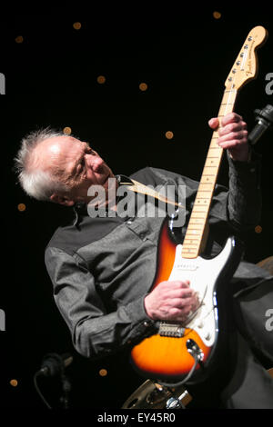 Robin Trower live at the Hawth Theatre Stock Photo