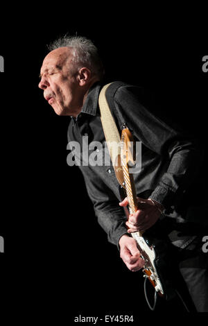 Robin Trower live at the Hawth Theatre Stock Photo