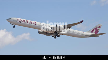 Qatar Airways Airbus a340 A7-AGC taking off from London-Heathrow Airport LHR Stock Photo