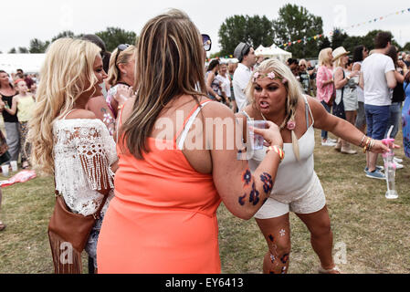 Essex - Essex girls drinking and partying at the Brentwood Festival Essex. Stock Photo