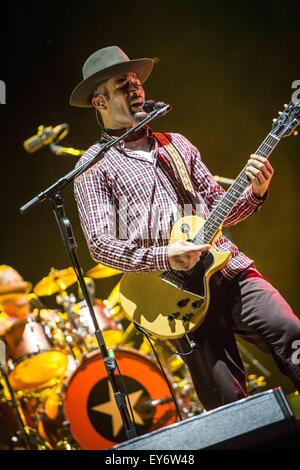 Milan, Italy. 22nd July, 2015. Ben Harper performs during his live concert in Milan. The American singer-songwriter and the legendary band on stage in Milan for the last set of dates of the mini-Italian tour. Credit:  Roberto Finizio/Pacific Press/Alamy Live News Stock Photo