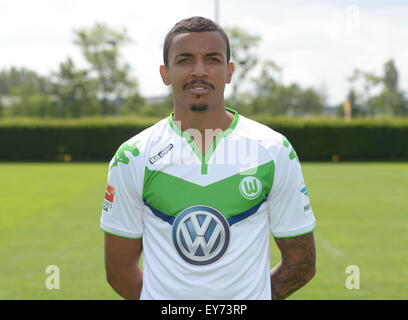 German Soccer Bundesliga 2015/16 - Photocall of VfL Wolfsburg on 16 July 2015 at the Volkswagen-Arena in Wolfsburg, Germany: Luiz Gustavo Stock Photo