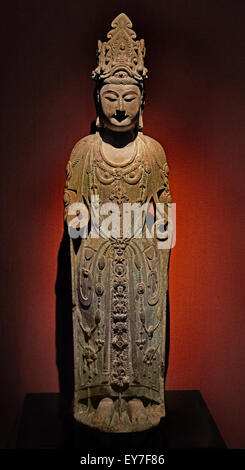 Avalokitesvara  Bodhisattva stone Sui dynasty (ad 581-618 )  Shanghai Museum of ancient Chinese art China ( Avalokiteśvara  is a bodhisattva who embodies the compassion of all Buddhas ) Stock Photo