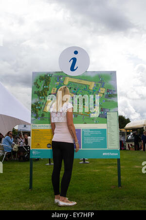 Cheshire, UK. 23rd July, 2015. Tatton Park, Cheshire, 23rd July, 2015.  Ashley Edwards 24, years old from Southport at the 17th Annual Tatton Park Flower Festival in Knutsford. Credit: Cernan Elias/Alamy Live News Stock Photo