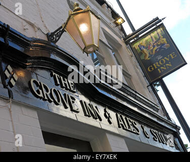 Grove Inn Pub, Back Row, Leeds, West Yorkshire,England,UK - Looking up Stock Photo