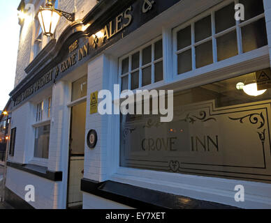 Grove Inn Pub, Back Row, Leeds, West Yorkshire,England,UK at dusk Stock Photo