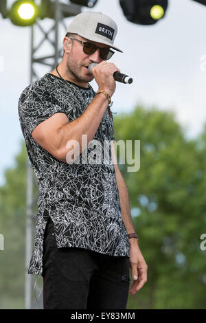 Eau Claire, Wisconsin, USA. 23rd July, 2015. Country singer SAM HUNT performs live at the Country Jam USA music festival in Eau Claire, Wisconsin Credit:  ZUMA Press, Inc./Alamy Live News Stock Photo