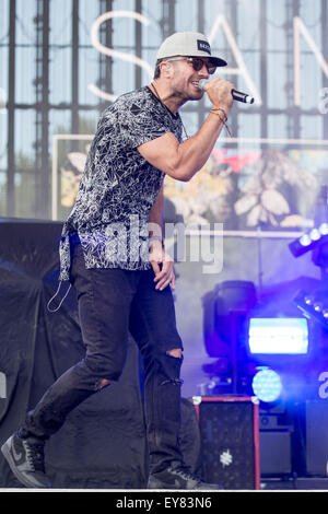 Eau Claire, Wisconsin, USA. 23rd July, 2015. Country singer SAM HUNT performs live at the Country Jam USA music festival in Eau Claire, Wisconsin Credit:  ZUMA Press, Inc./Alamy Live News Stock Photo