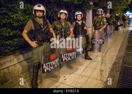 Thousands of people demonstrating in Athens against the EU imposed VAT increase on products and services. the Greek Parliament v Stock Photo