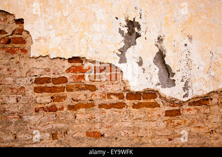 collapsing wall Stock Photo