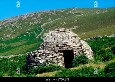 Beehive Hut, Fahan, Slea Head, Dingle Peninsula, Co Kerry, Ireland ...