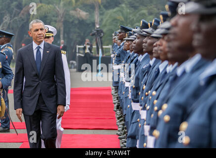 Kenya. 25th July, 2015. United States of America President Barack Obama inspects a Guard of Honour Mounted by Kenya Defence Forces at State House, Nairobi, Kenyan capital, when he arrived for a joint news, its his first visit to his father's homeland since becoming president. He promoted Africa as a hub for global economic growth during a four-day state visit to Kenya and Ethiopia to address terrorism, economic recovery and human rights. © Tom Maruko/Pacific Press/Alamy Live News Stock Photo